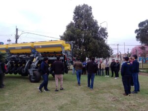 Lee más sobre el artículo En el marco de la ExpoRural capacitaron a operarios de cosechadoras y sembradoras