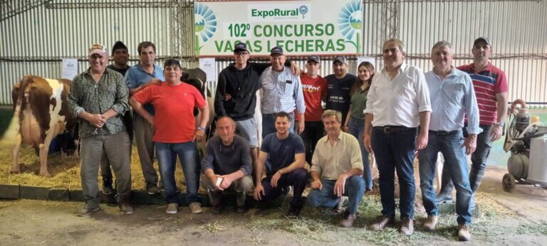 Lee más sobre el artículo Un buen cocktail, “Ron” ganó el 102° Concurso de Vacas Lecheras
