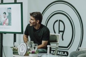 Lee más sobre el artículo Leo Ponzio cambió la cancha de fútbol por el campo, con la pasión intacta