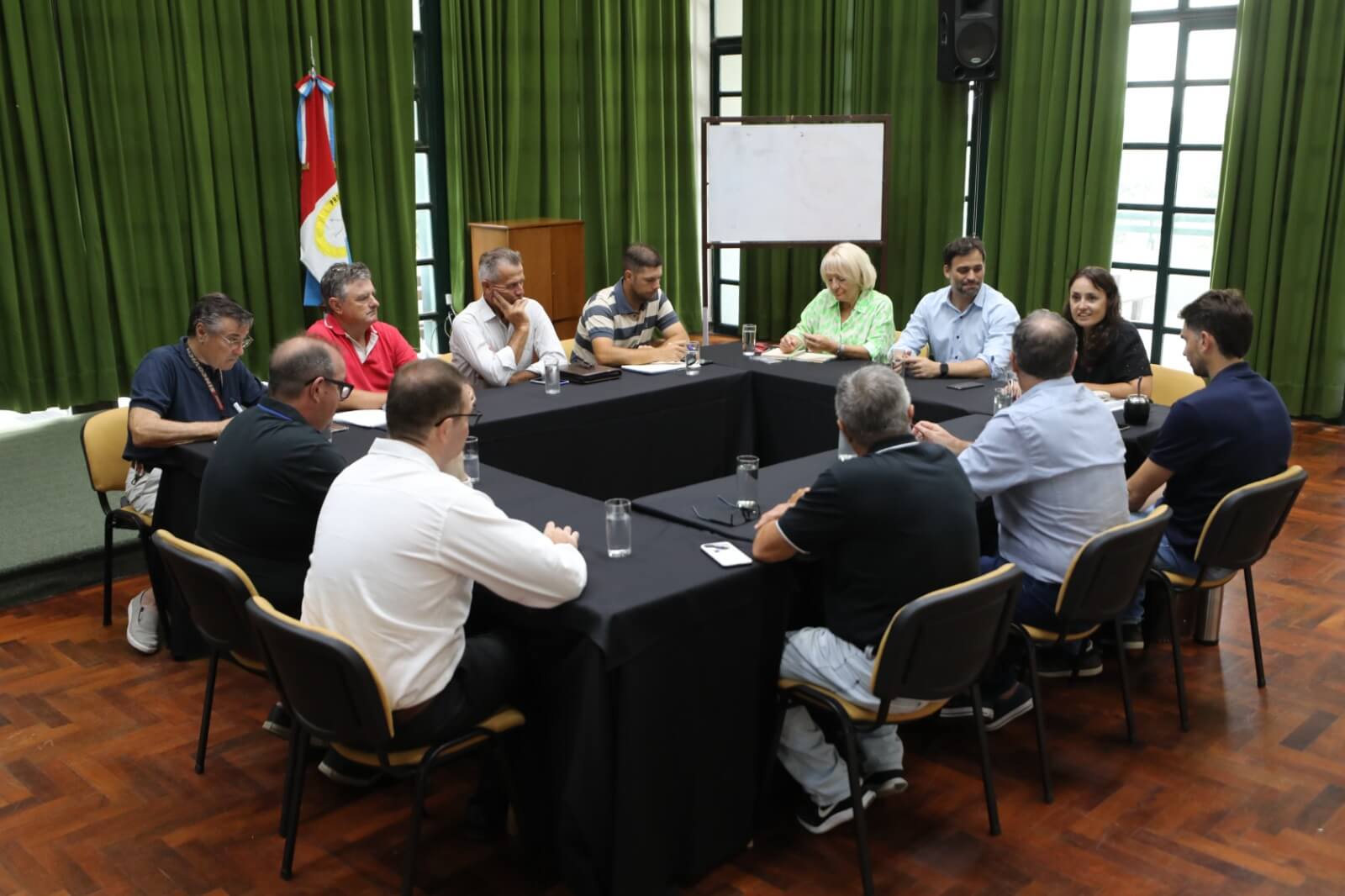 En este momento estás viendo Se sigue al aguardo de las obras en los Caminos de la Ruralidad