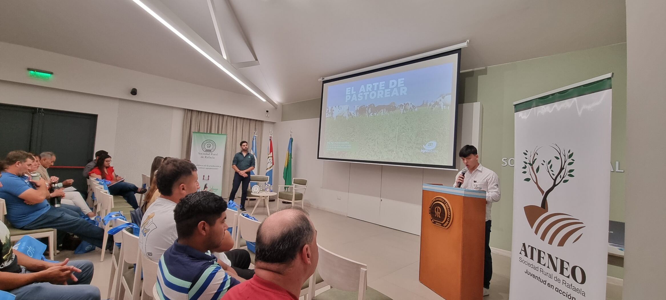 En este momento estás viendo Pastorear es un arte y el manejo de la alfalfa, la clave