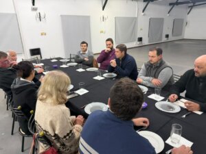 Lee más sobre el artículo Autoridades de la Rural se reunieron con las cabañas de Holando